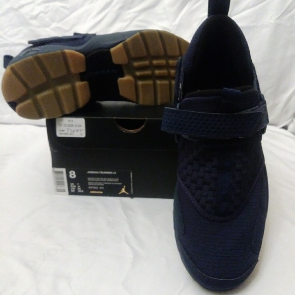 Size 8 mens Jordan trunner - Picture 4 of 4